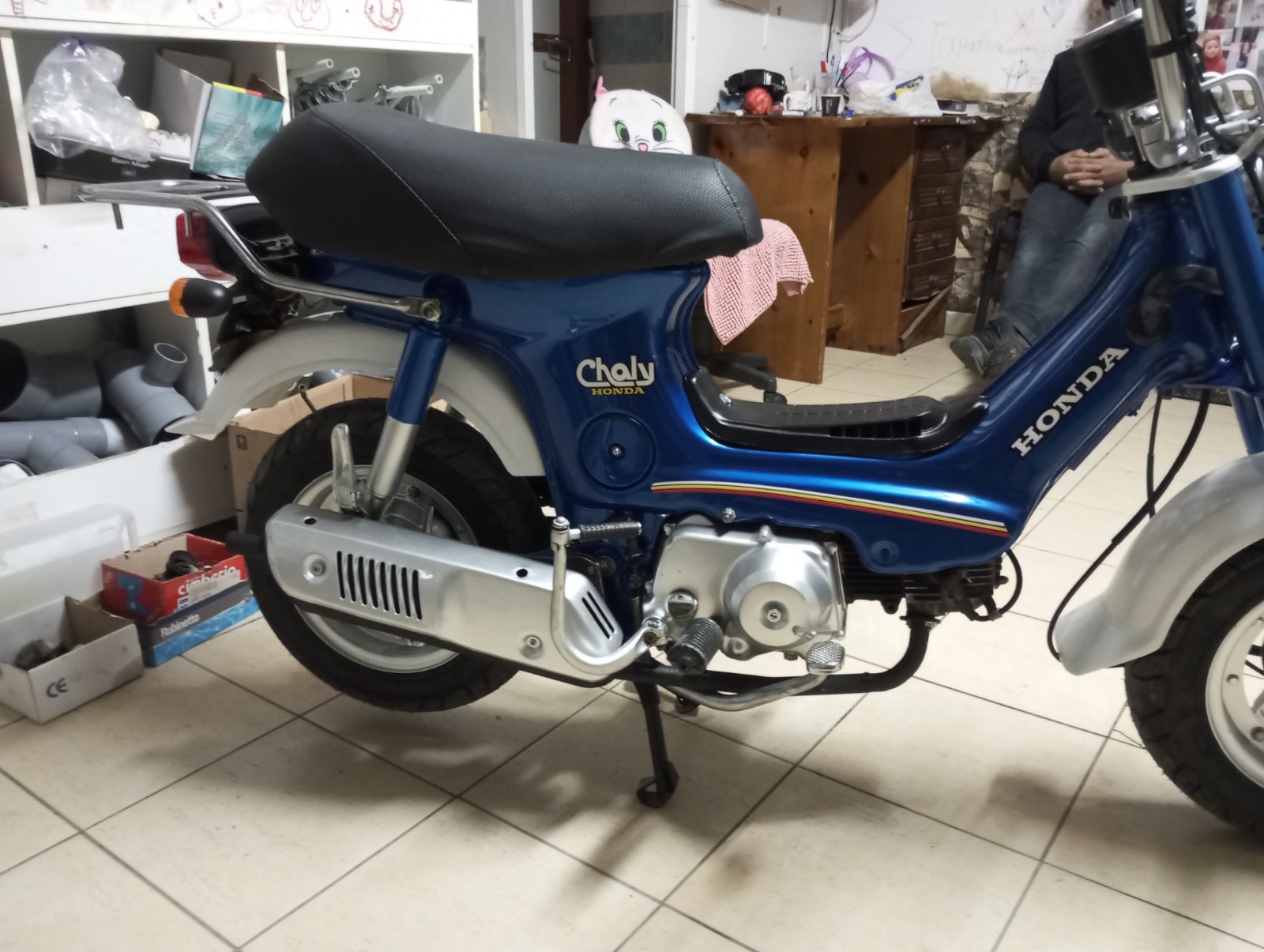 Αυτοκόλλητο Μηχανής – Honda Chally - Image 2
